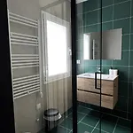 S'apartments New דירה *