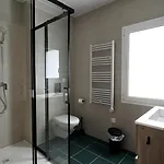 S'apartments New דירה
