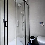 S'apartments New לייריה